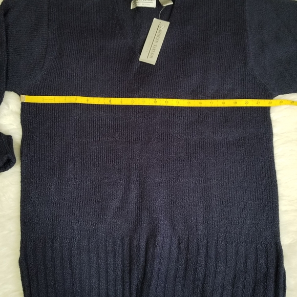 Carolyn Taylor V neck blue knitted sweater. Size L - Picture 8 of 8